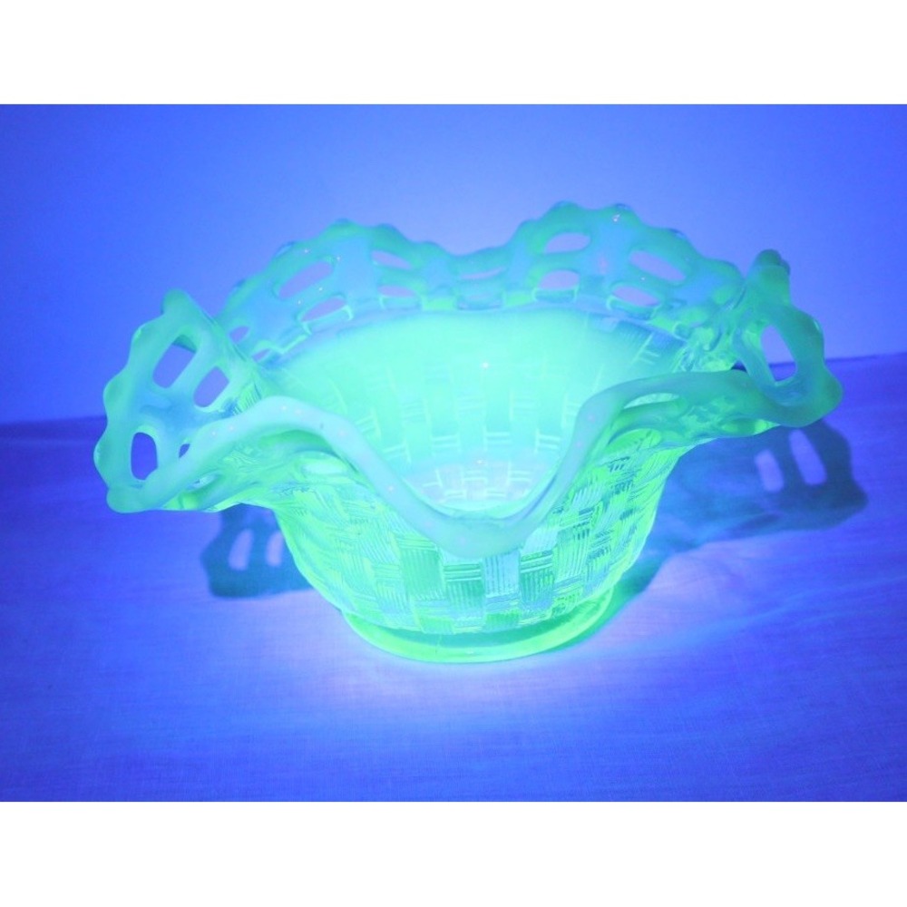 VTG Fenton Green Opalescent Basketweave Bowl Uranium Vaseline Glass
